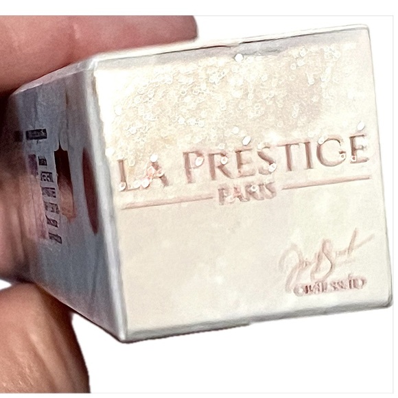 LA PRESTIGE PARIS Enlightenment Velvet Lipstick & Case in Lotus Flower Pink. NEW - Picture 7 of 16